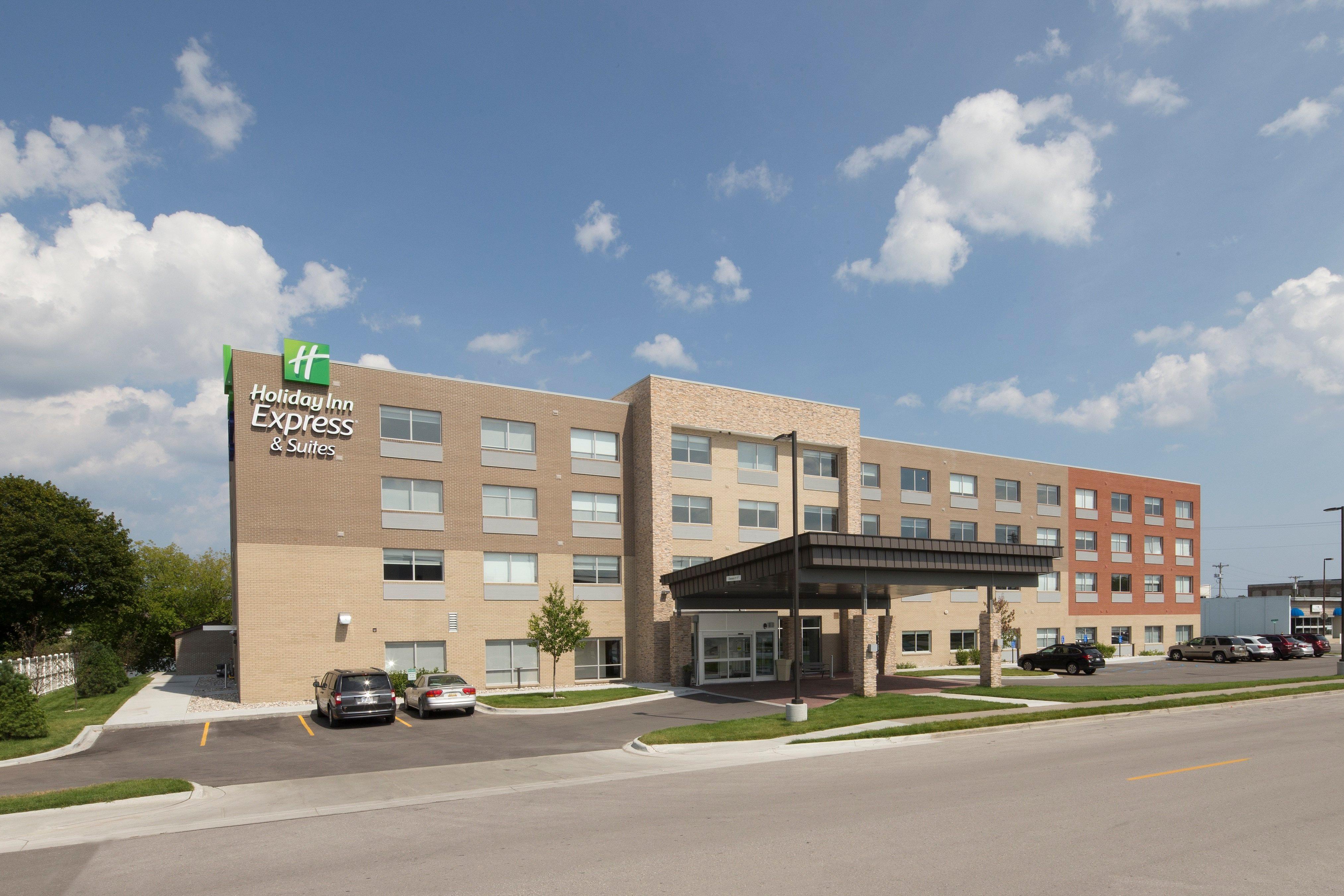 Holiday Inn Express & Suites Alpena - Downtown, An Ihg Hotel Exterior photo