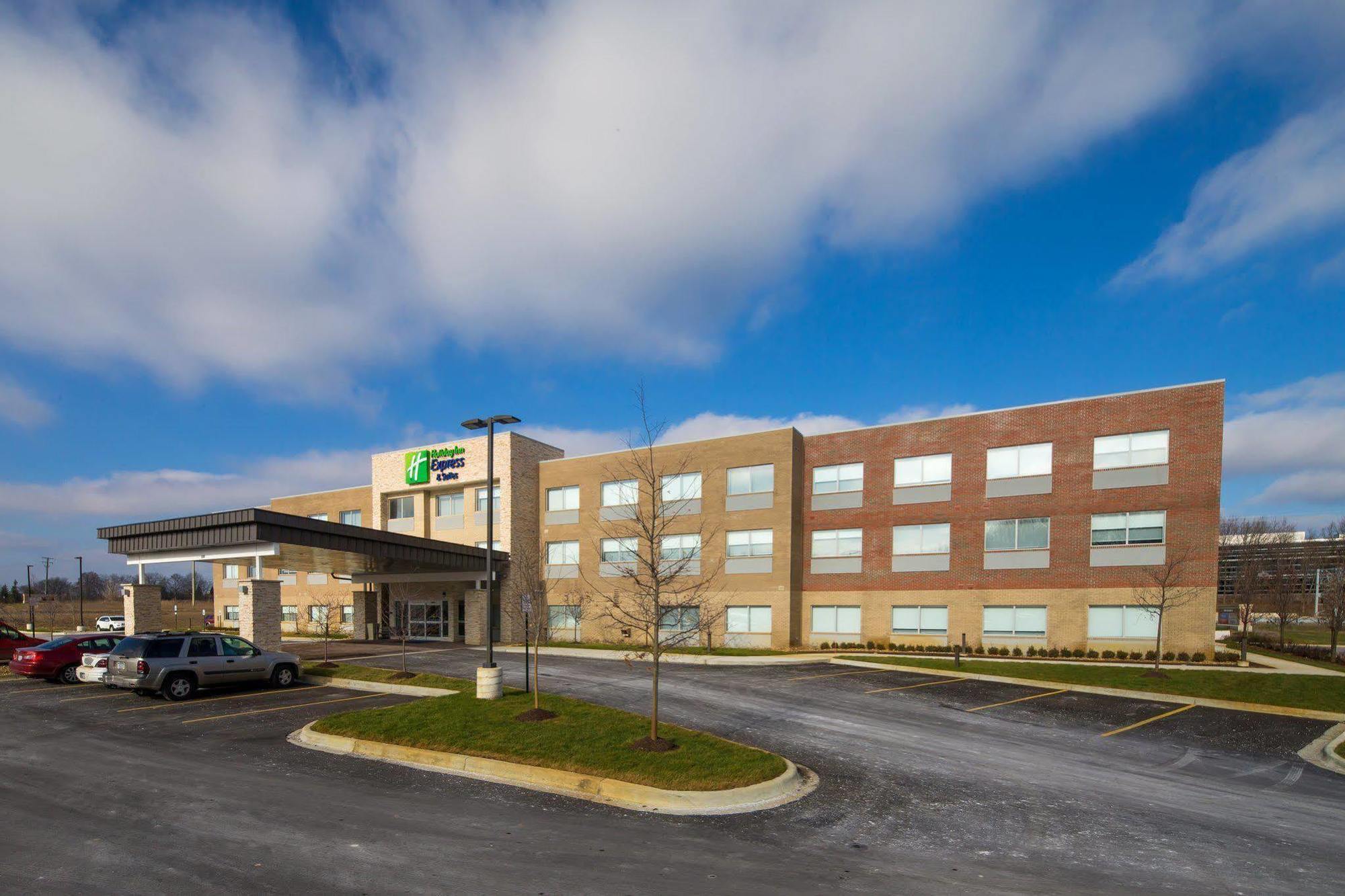 Holiday Inn Express & Suites Alpena - Downtown, An Ihg Hotel Exterior photo